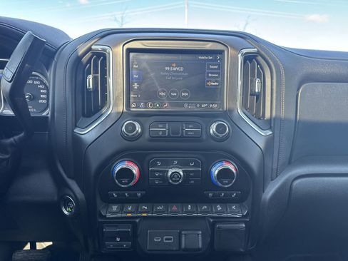 Used 2021 GMC Sierra 2500 AT4 w/ AT4 Premium Plus Package AWD/4WD image 34