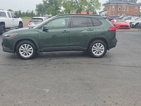 Used 2022 Toyota Corolla Cross LE AWD/4WD image 4