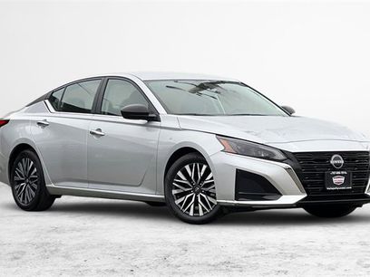 Used 2024 Nissan Altima 2.5 SV