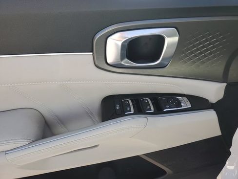 Certified 2023 Kia Sorento SX FWD image 20