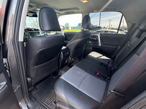 Used 2020 Toyota 4Runner SR5 Premium w/ Moonroof Package image 10