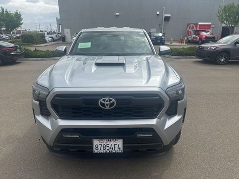 Used 2025 Toyota Tacoma TRD Sport image 4