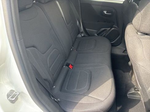 Used 2021 Jeep Renegade Latitude AWD/4WD image 8