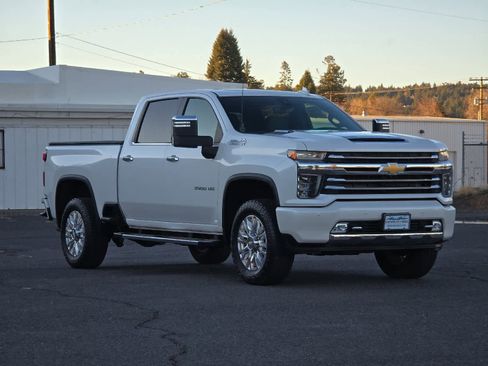 Used 2021 Chevrolet Silverado 3500 High Country w/ Z71 Off-Road Package image 9