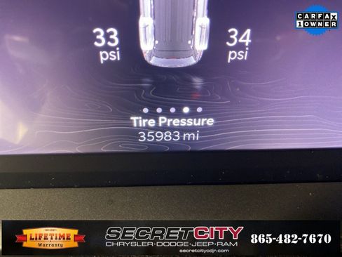 Used 2023 Jeep Grand Cherokee Laredo image 18