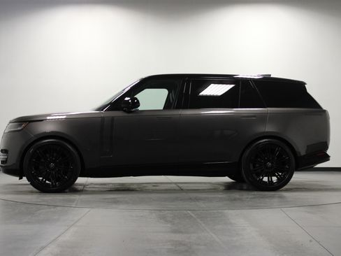 Used 2023 Land Rover Range Rover Long Wheelbase SE AWD/4WD image 7