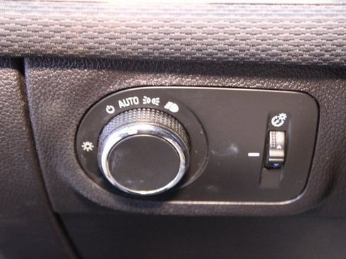 Used 2016 Chevrolet Cruze LT image 18