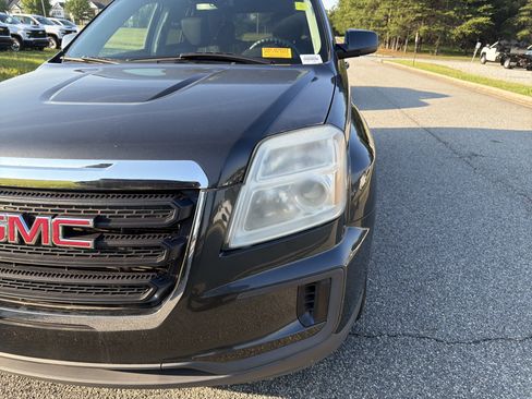 Used 2017 GMC Terrain SLE AWD/4WD image 6