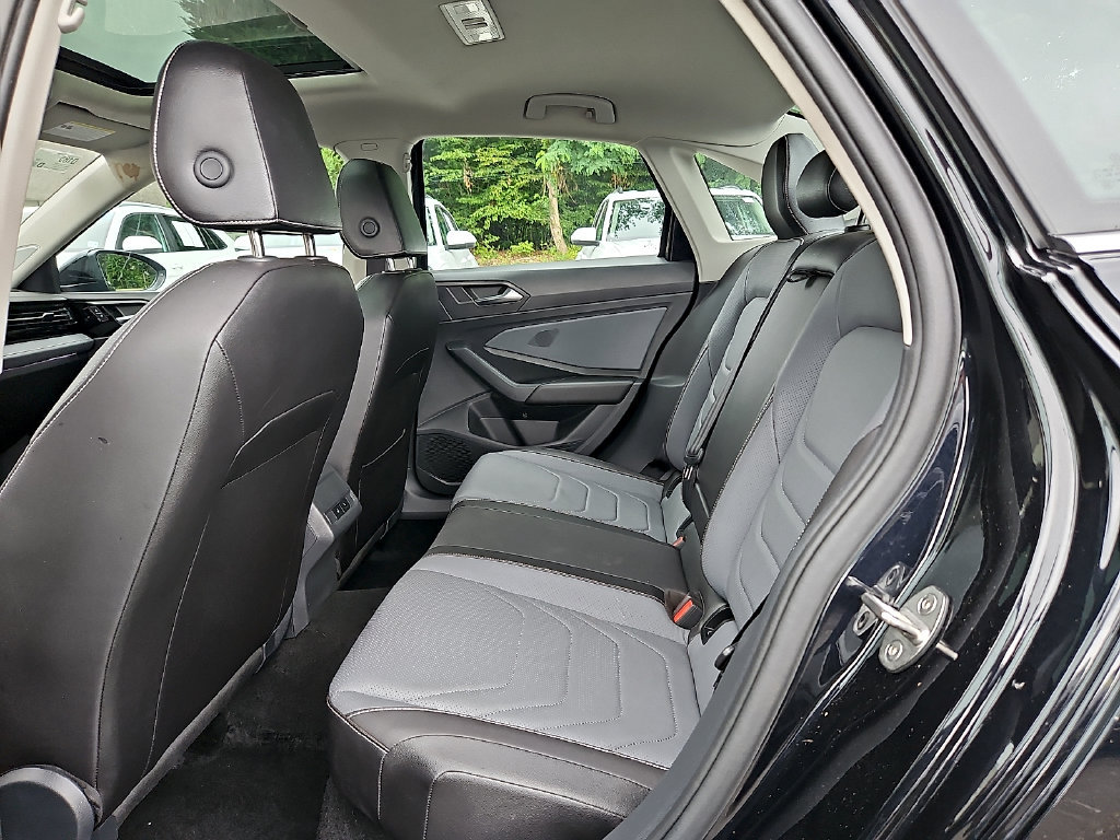Certified 2026 Volkswagen Jetta SEL FWD image 11