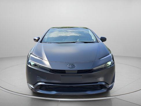 Used 2025 Toyota Prius FWD image 8
