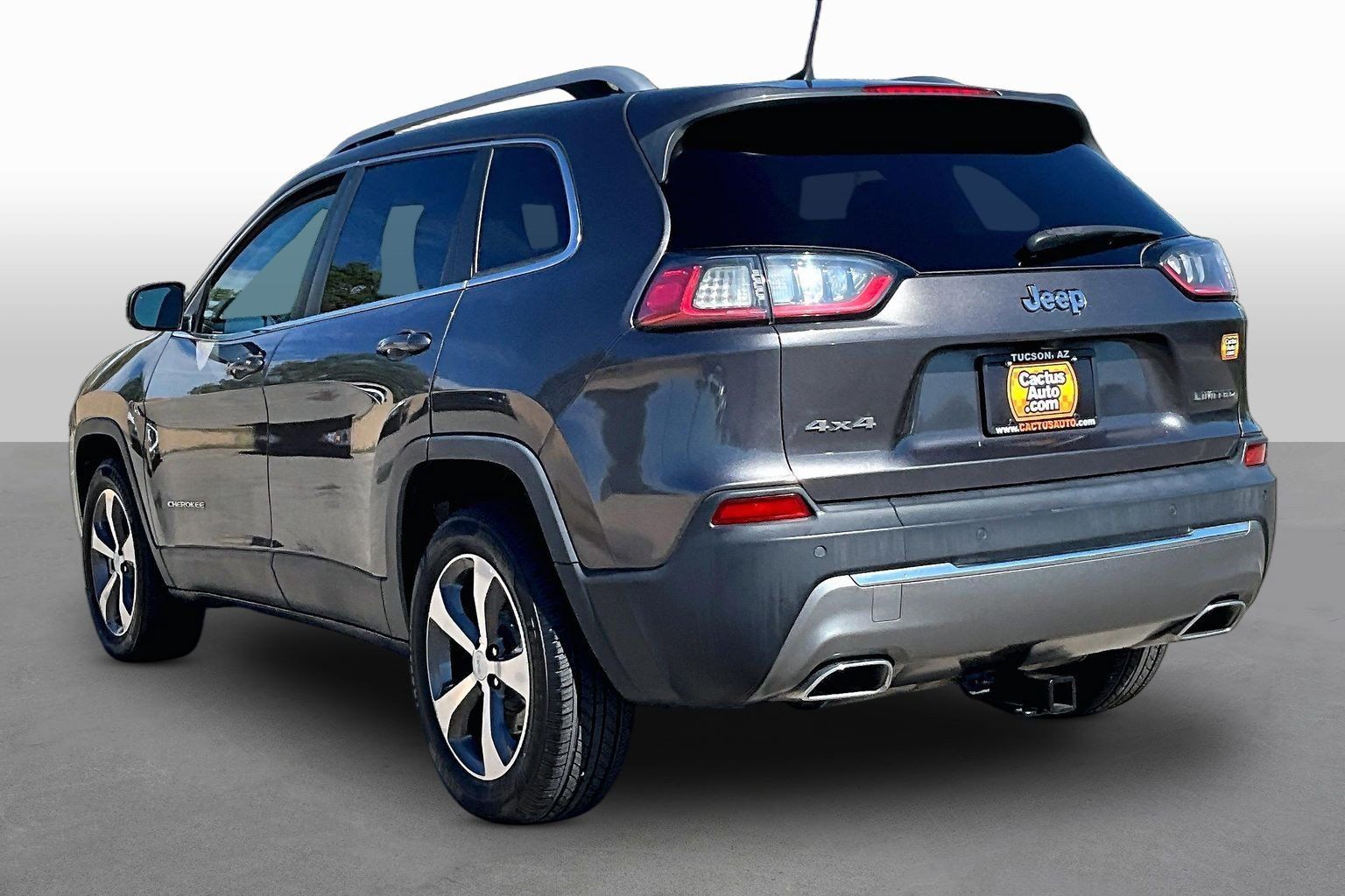 Used 2019 Jeep Cherokee Limited w/ Luxury Group AWD/4WD image 11