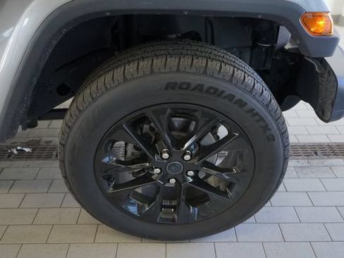 Used 2020 Jeep Wrangler Unlimited Sahara AWD/4WD image 15