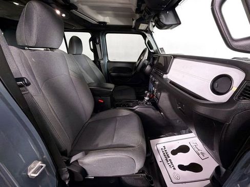 Used 2024 Jeep Wrangler Willys image 27