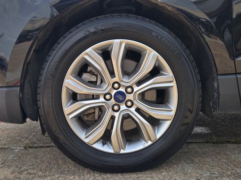Used 2022 Ford Edge Titanium AWD/4WD image 7