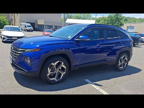 Certified 2022 Hyundai Tucson Limited w/ Cargo Package AWD/4WD image 4