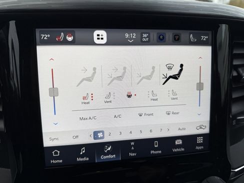 Used 2024 RAM 1500 Laramie image 21