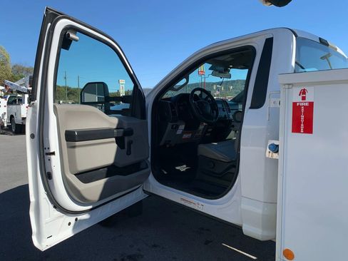Used 2019 Ford F550 2WD Regular Cab Super Duty image 7
