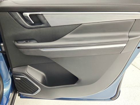 Used 2025 Buick Enclave Preferred image 31