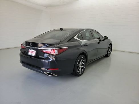 Used 2024 Lexus ES 350 w/ Premium Package FWD image 4