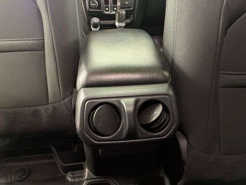 Used 2022 Jeep Wrangler Sport AWD/4WD image 19