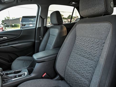 Used 2024 Chevrolet Equinox LT w/ LPO, Floor Liner Package FWD image 15