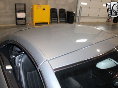 Used 2011 Mercedes-Benz SL 550 image 17