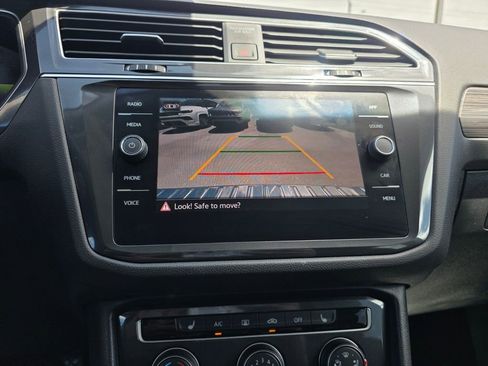 Used 2024 Volkswagen Tiguan SE image 30