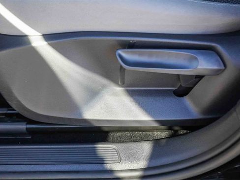 Used 2024 Volkswagen Taos S image 20