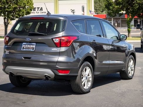 Used 2019 Ford Escape SE FWD image 5