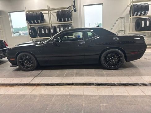 Used 2023 Dodge Challenger SRT Hellcat RWD image 3