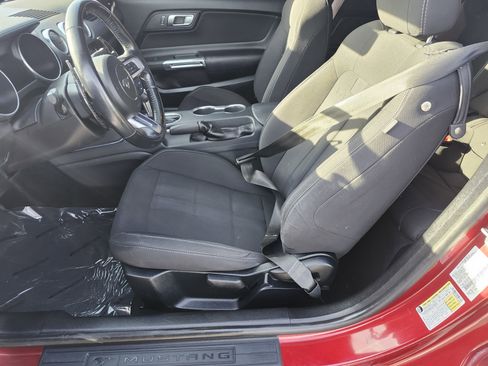 Used 2018 Ford Mustang Coupe image 21