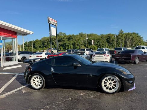 Used 2020 Nissan 370Z Coupe RWD image 7