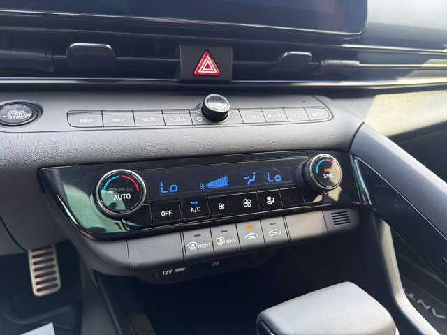 Used 2026 Hyundai Elantra SEL FWD image 16