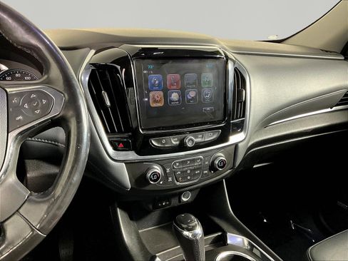 Used 2019 Chevrolet Traverse LT w/ LT Premium Package FWD image 9
