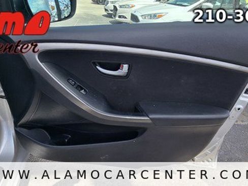 Used 2016 Hyundai Elantra GT image 18