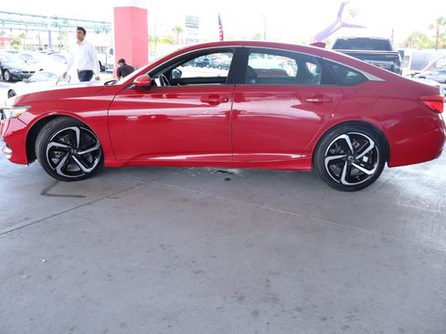 Used 2018 Honda Accord Sport image 10