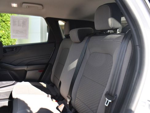 Used 2022 Ford Escape SE w/ Cold Weather Package image 18