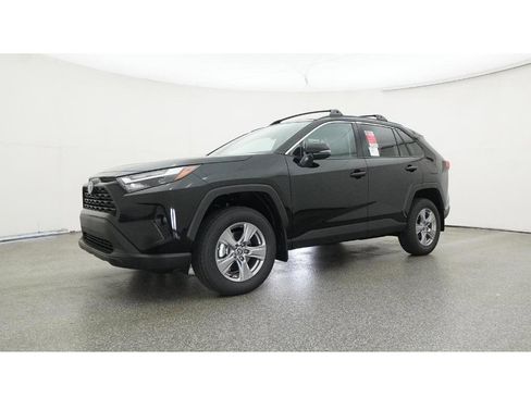 Certified 2025 Toyota RAV4 XLE image 17