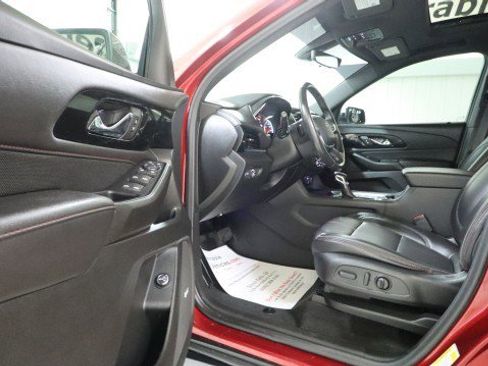 Used 2022 Chevrolet Traverse RS w/ LPO, Floor Liner Package AWD/4WD image 9