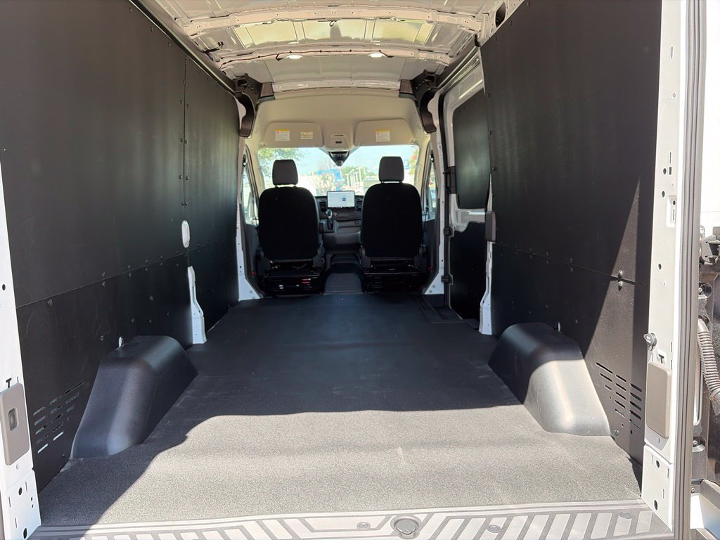 New 2026 Ford Transit 250 148 Medium Roof w/ Load Area Protection Package RWD image 9