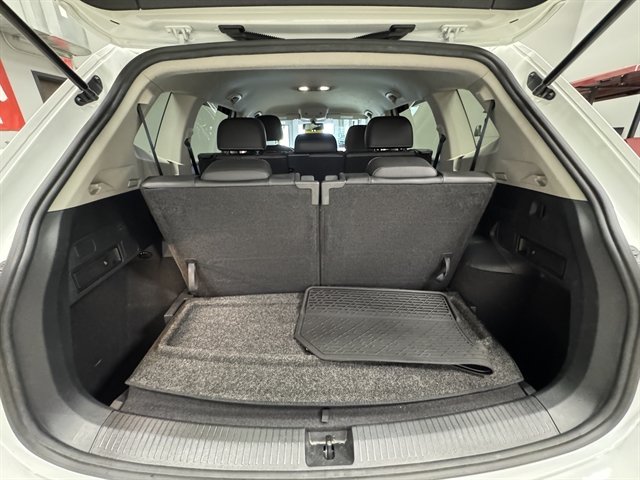 Used 2021 Volkswagen Tiguan SEL FWD image 19