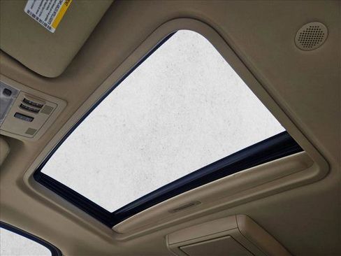 Used 2014 Chevrolet Suburban LTZ image 17