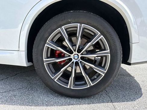 New 2026 BMW X5 xDrive40i w/ M Sport Package AWD/4WD image 10