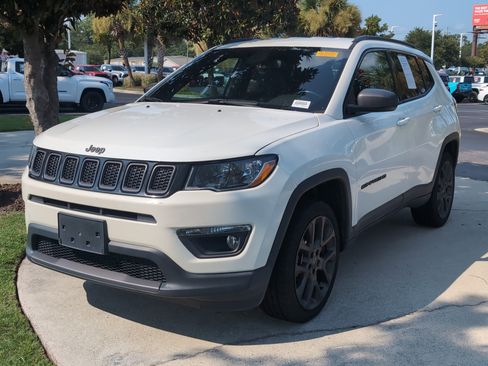 Used 2021 Jeep Compass Latitude AWD/4WD image 5