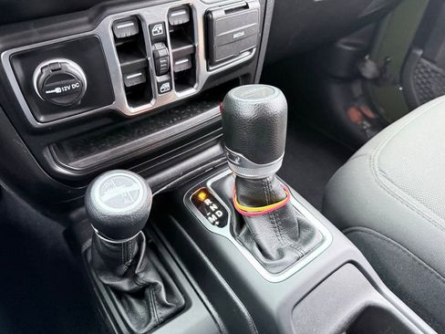 Used 2023 Jeep Gladiator Willys image 22