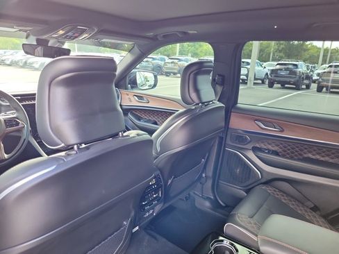 Used 2025 Jeep Grand Cherokee L Summit w/ Obsidian Package AWD/4WD image 12