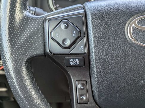Used 2020 Toyota 4Runner TRD Off-Road Premium AWD/4WD image 15