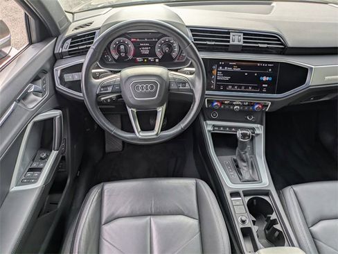 Used 2022 Audi Q3 2.0T Premium Plus image 18