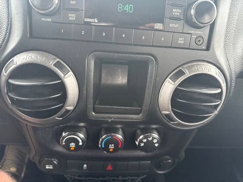 Used 2015 Jeep Wrangler Unlimited Sport w/ Connectivity Group AWD/4WD image 17