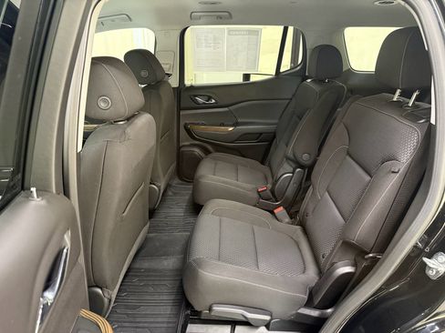Used 2023 GMC Acadia SLE w/ Driver Convenience Package FWD image 20